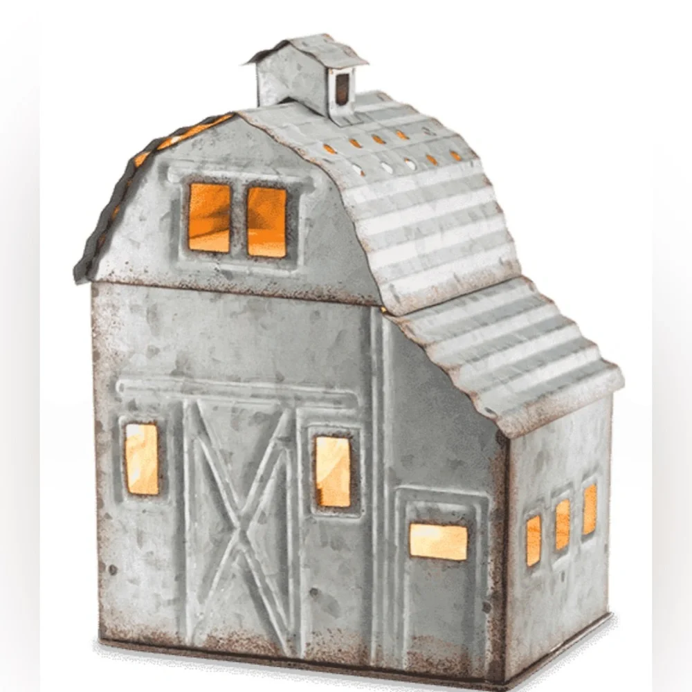 NEW SCENTSY COUNTRY LIVING BARN WARMER